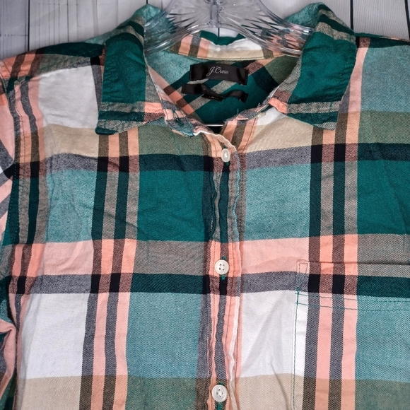 J.Crew Classic plaid button-down 100% cotton shirt - Picture 2 of 11